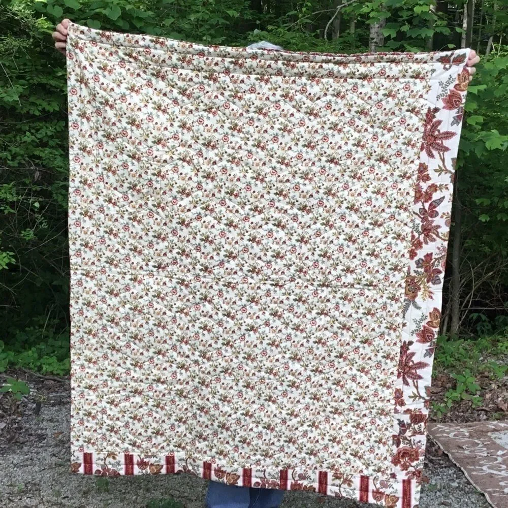 NWT Hand Crafted Elizabethan Tulip Print Quilt